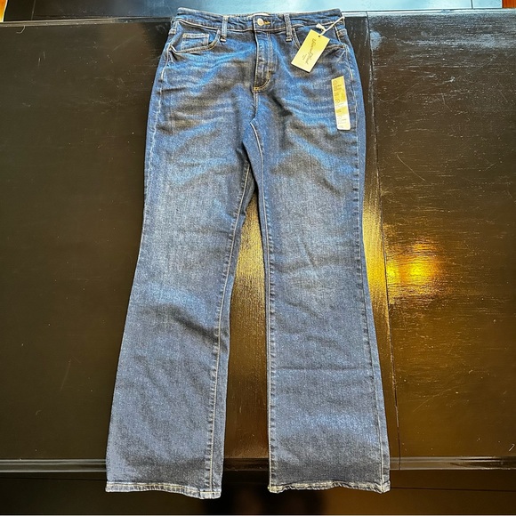 NWT Universal Threads Size 8 Wide Leg Bootcut Jeans Denim Blue Mom Jean Y2k - Picture 1 of 10